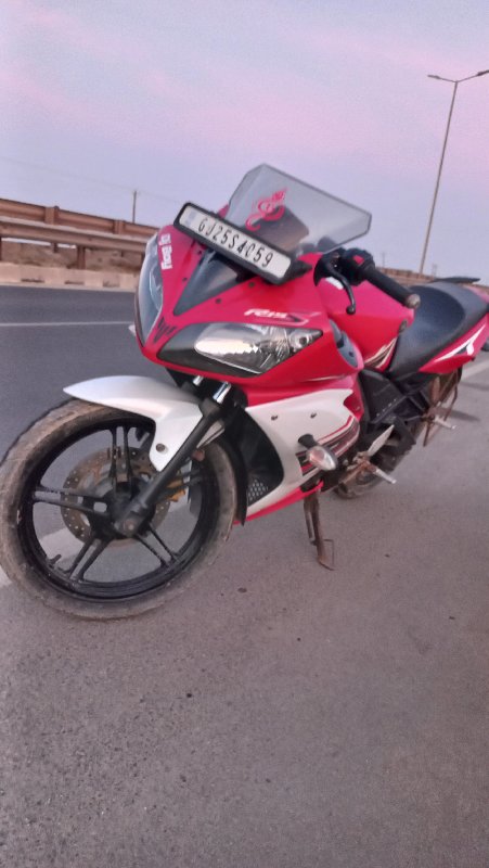Yamaha R15