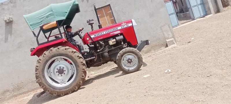 ટ્રેક્ટર અને કં...