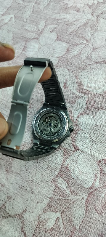men watch