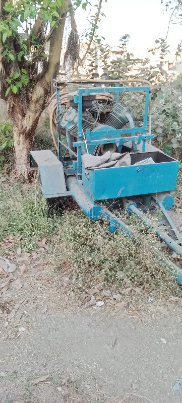 ટ્રેક્ટર અને કં...