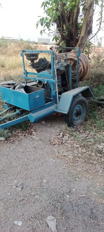 ટ્રેક્ટર અને કં...
