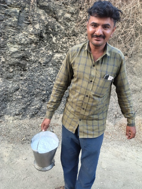 વેચવાની છે