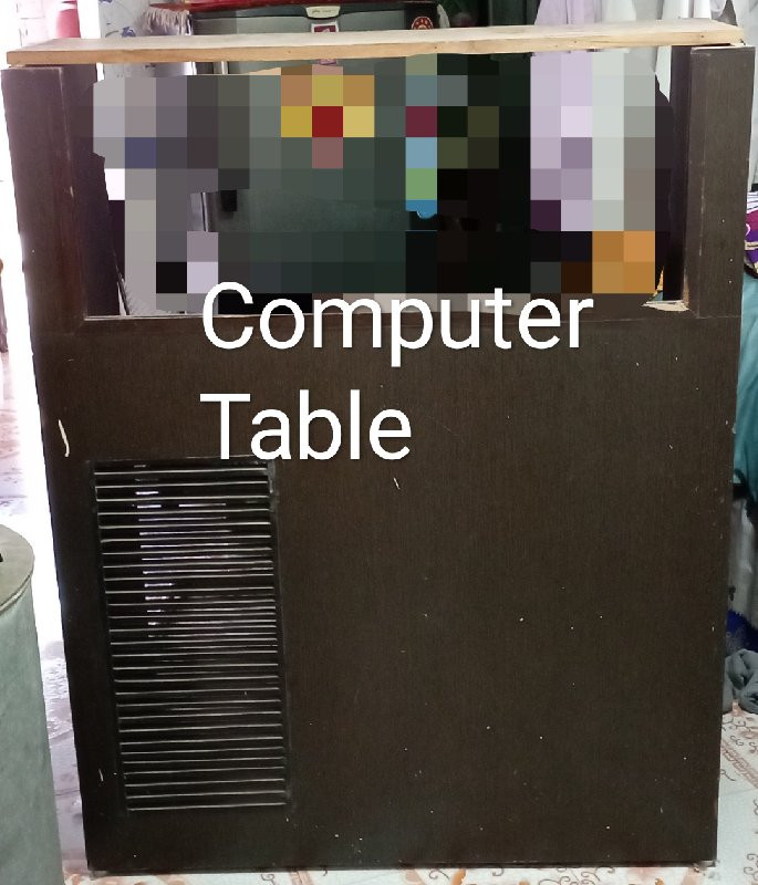 કમ્પ્યુટર ટેબલ