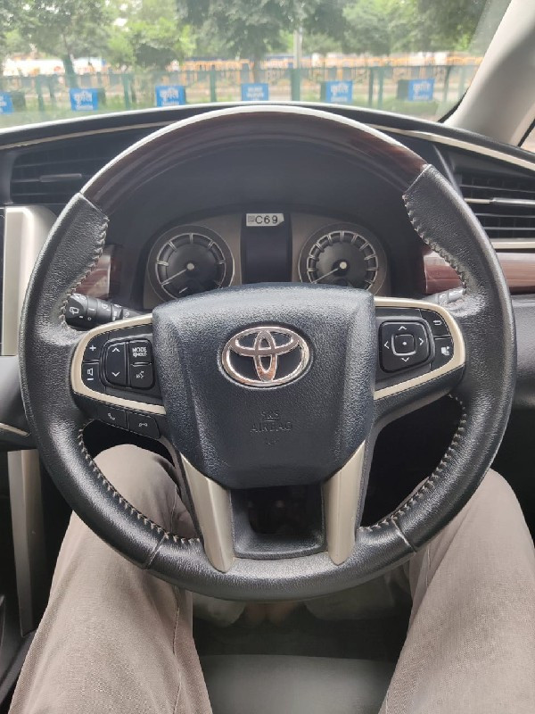 Toyota Innova c...