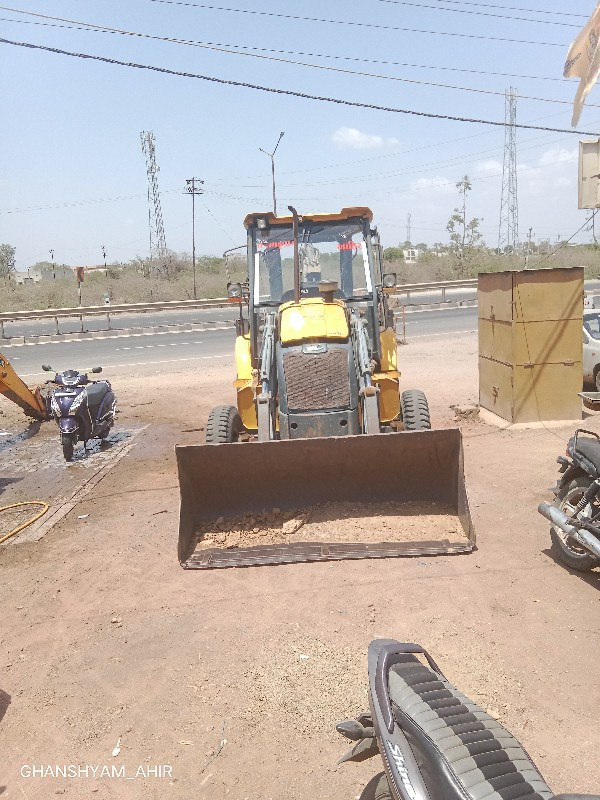 Mahindra jcb 20...