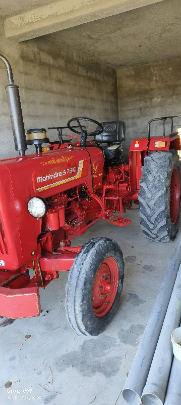 Mahindra 575 ve...