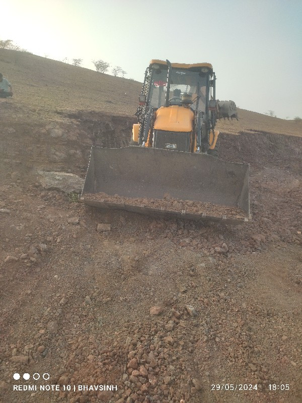 JCB 3DX