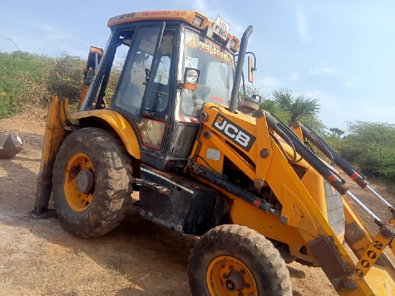 JCB model 2010