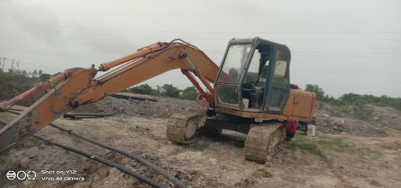 tata hitachi 11...