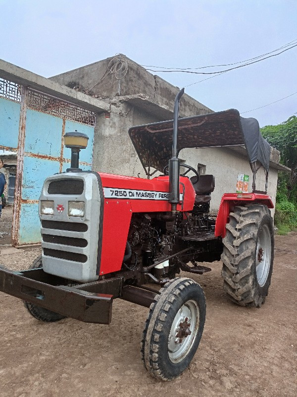 7250 di Massey...