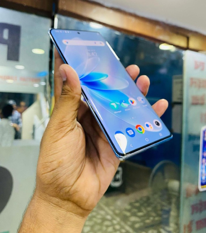 * VIVO V27