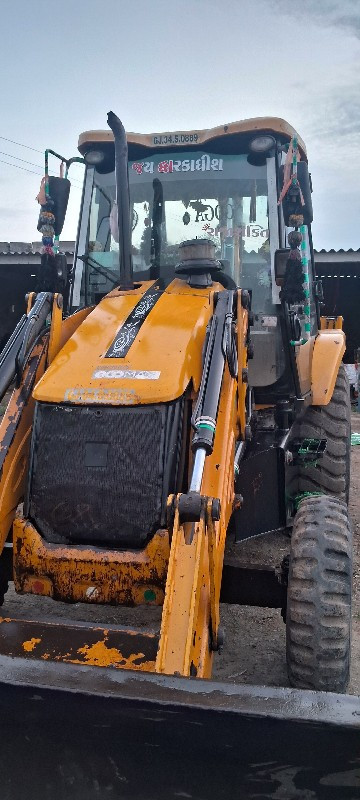 jcB 3 DX m2014...