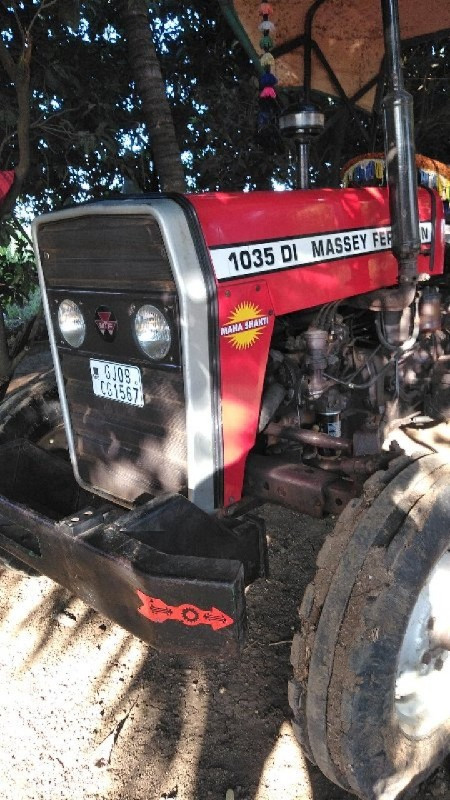 Massey 1035