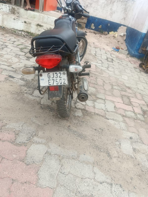 City 100 Bajaj