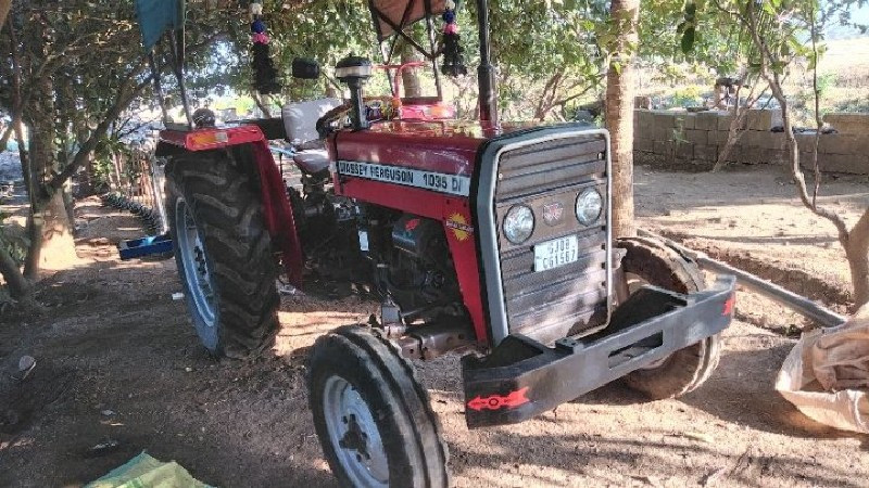 Massey 1035