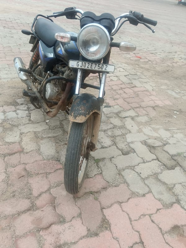 City 100 Bajaj