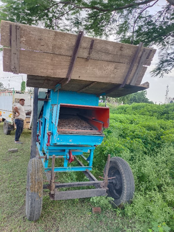 થેસર વેચવાનું છ...