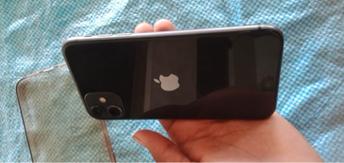 iPhone 11 black