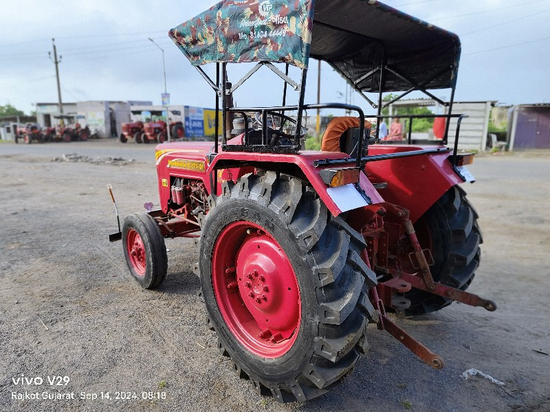 Mahindra 275Di...