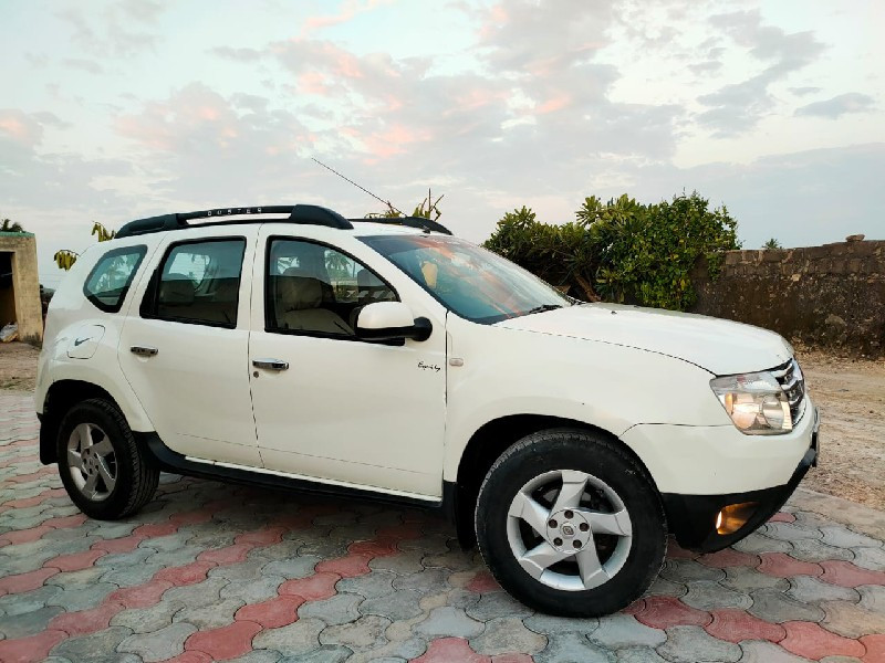 RENAULT DUSTER...