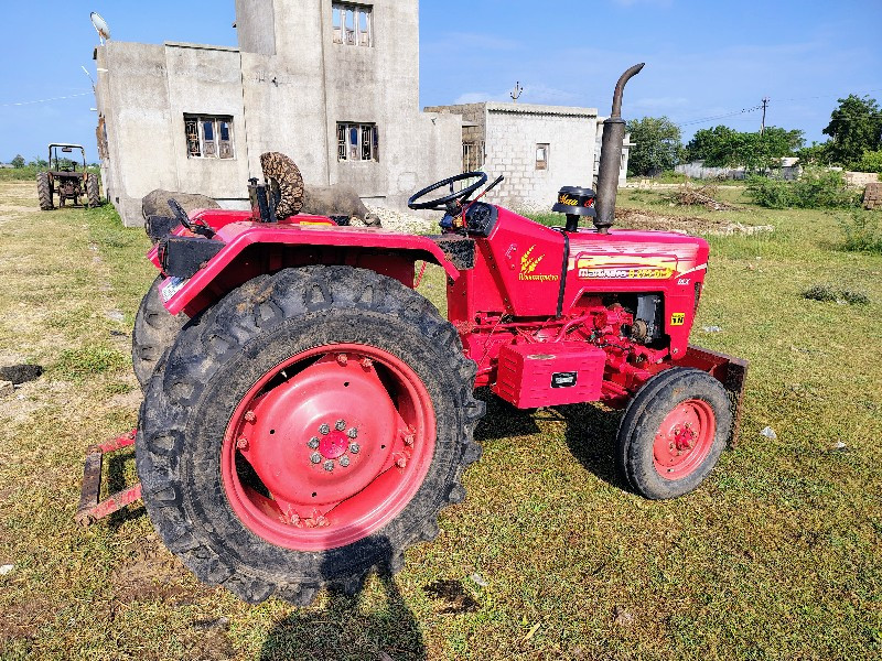 Mahindra 275