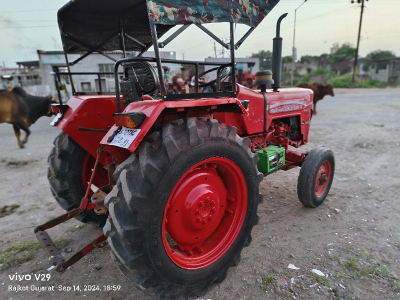 Mahindra 275Di...