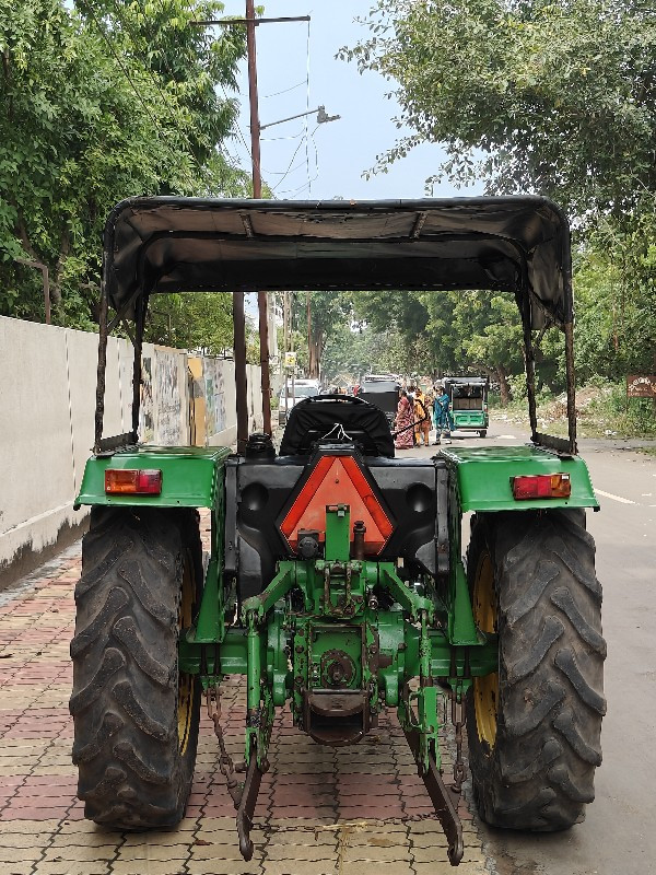 john Deere 5038...