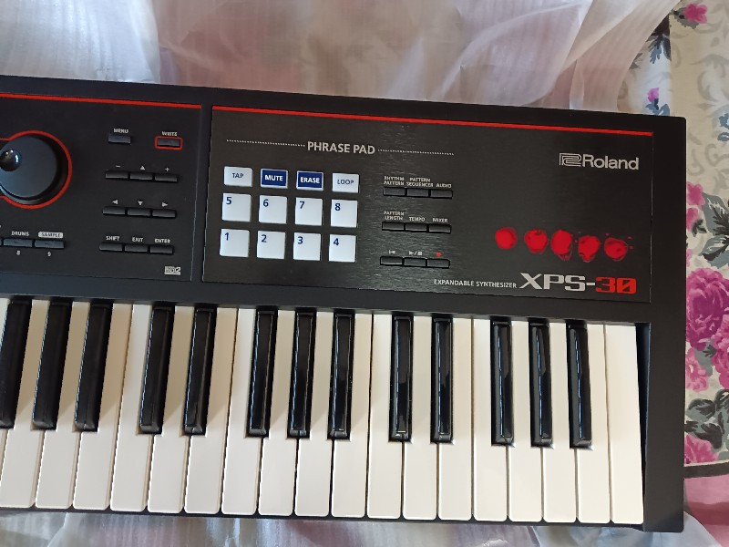 Roland xps-૩૦ k...