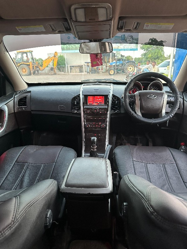 xuv 500w8