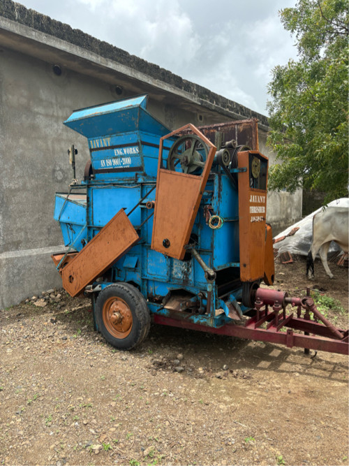 જયંત નું થ્રેસર...