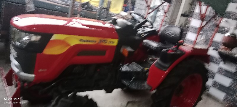 mahindra જીવો 2...