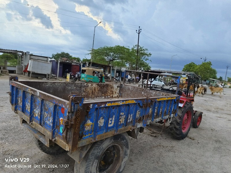 ✨ આ ટોલી ટ્રેક્...