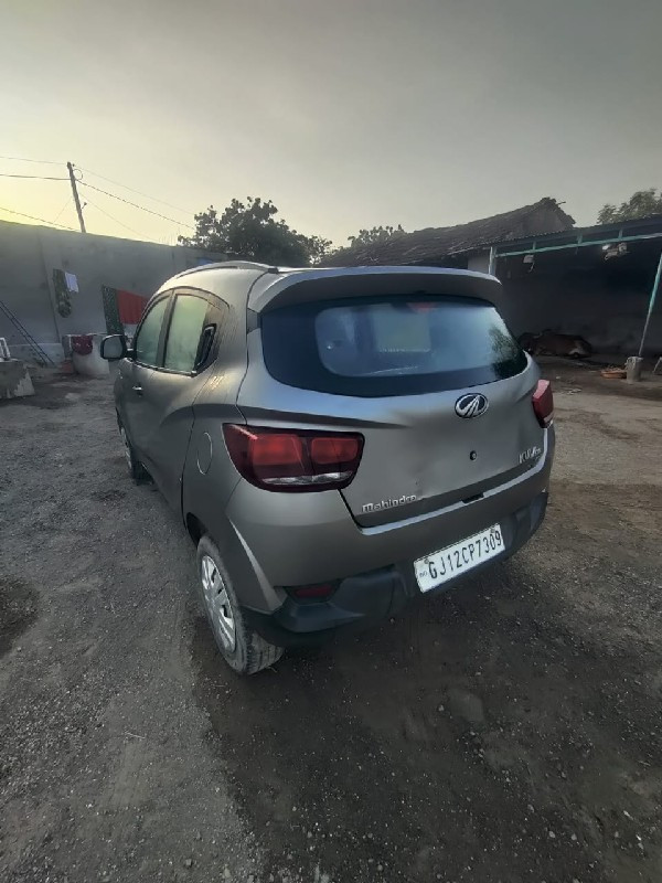 mahindra kuv