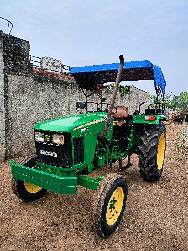 John Deere 5038