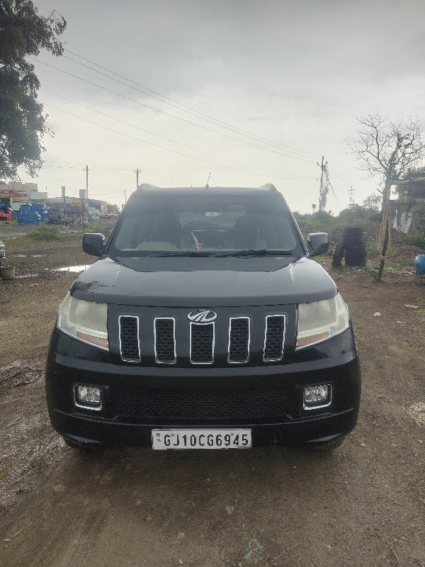 MAHINDRA TUV 30...