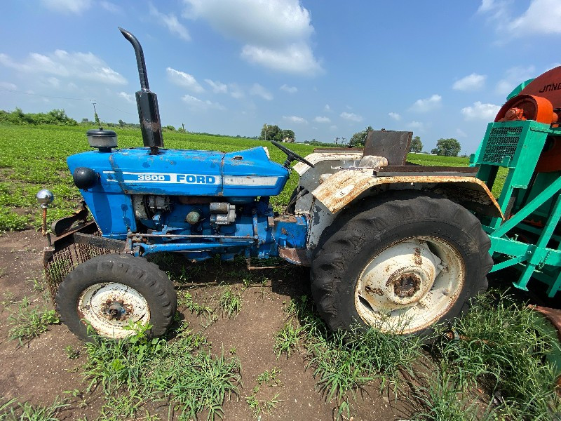 Ford 3600 વેચવા...