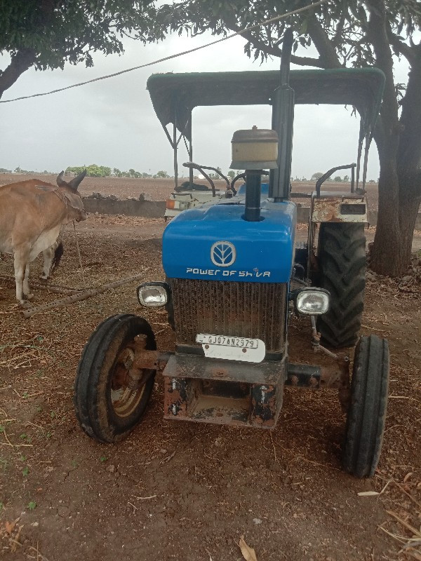 ટેકટર વેચવાનુ છ...