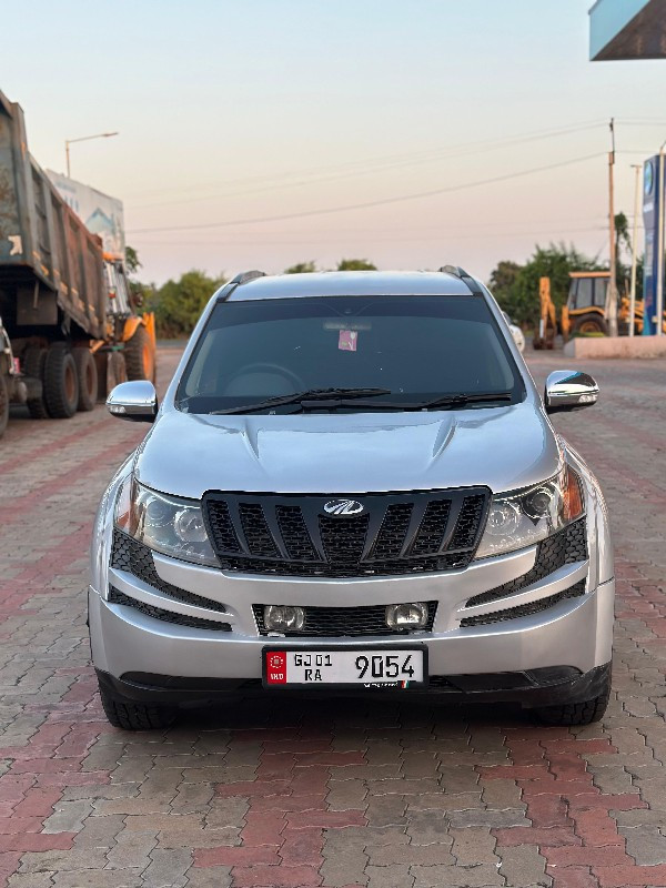 xuv 500w8