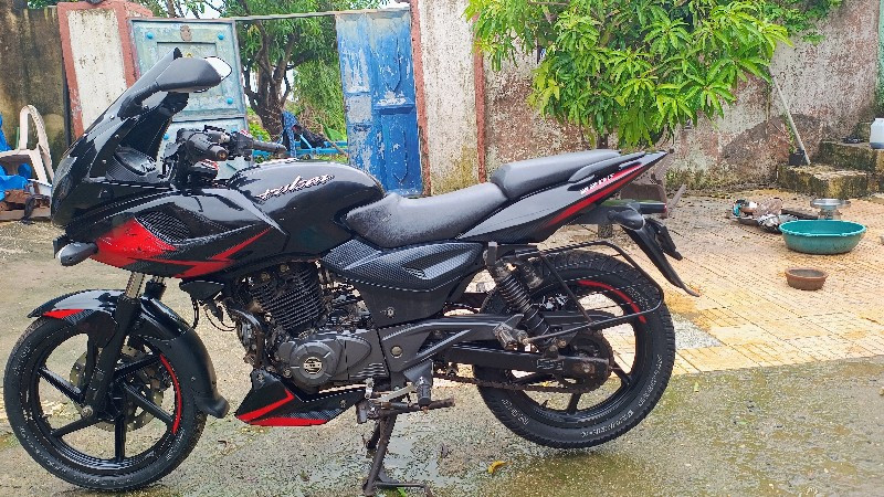 pulsar 220f