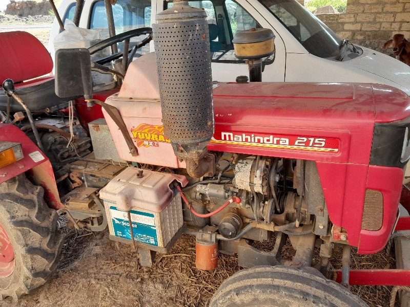 Mahindra 215