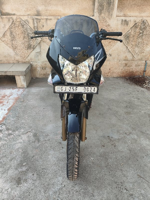 HERO KARIZMA R...