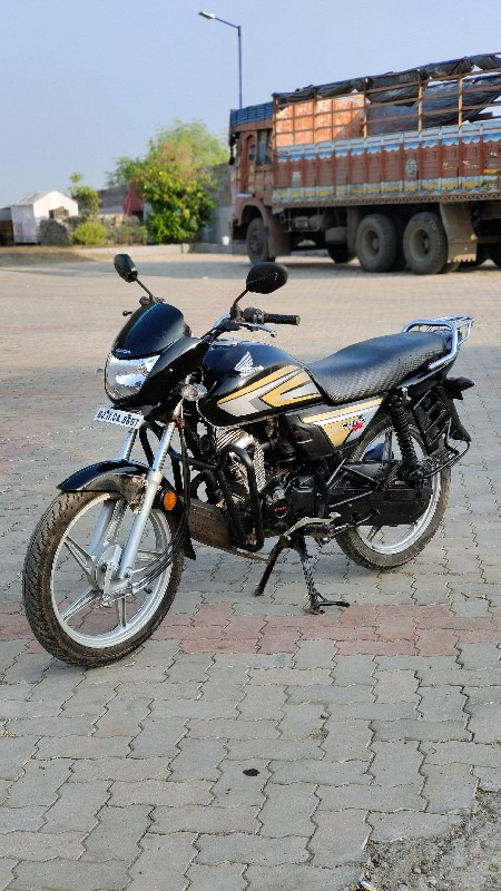 Honda CD110 
20...