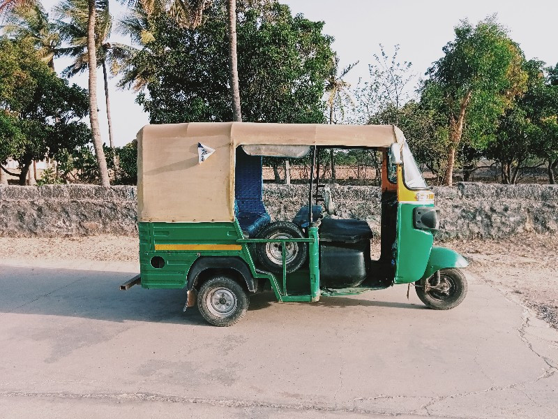 Bajaj maxima x...