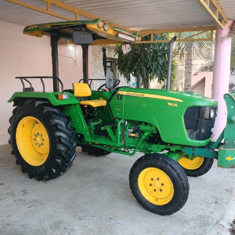 John Deere 5105