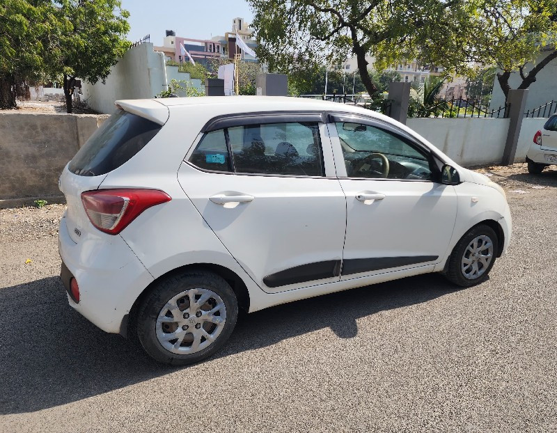 HYUNDAI I10 MAG...