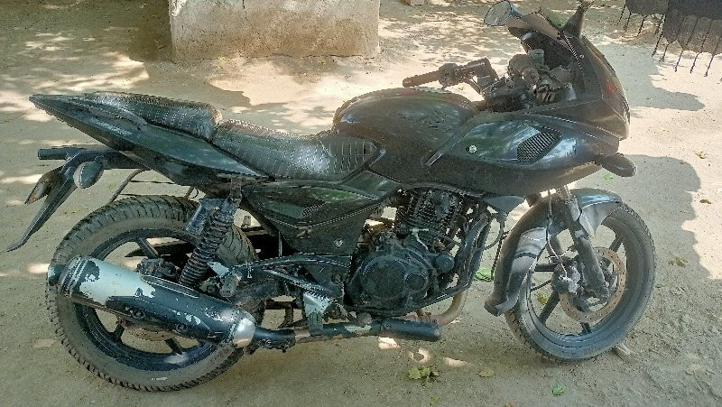 bajaj pulsar 22...