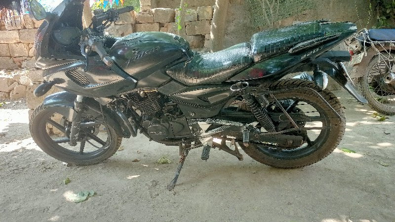 bajaj pulsar 22...