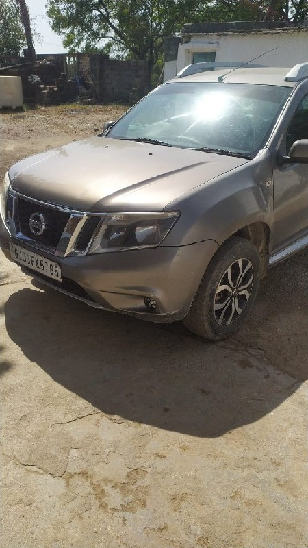 NISSAN TERRANO