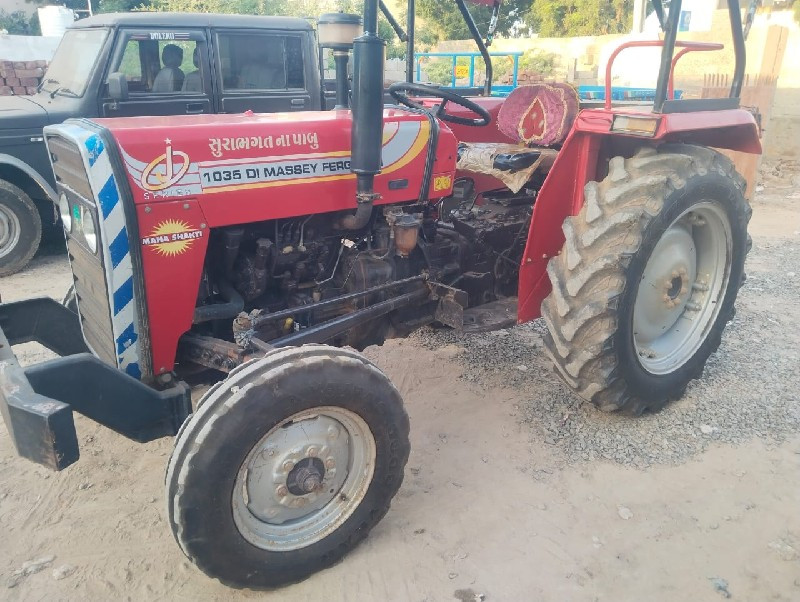 Massey 1035