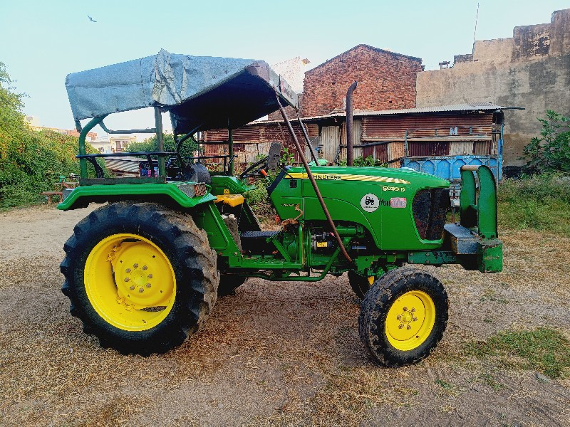 John deere 5039...